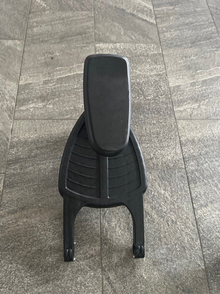 Sibling stroller addition attachment (Category: Strollers) located in Petaling Jaya. Submitted by dewey_treasure_hunter (Listing ID 1387261663, Image 2). Description: Additional attachment for stroller for older sibling to stand on. Able to fix most stroller .