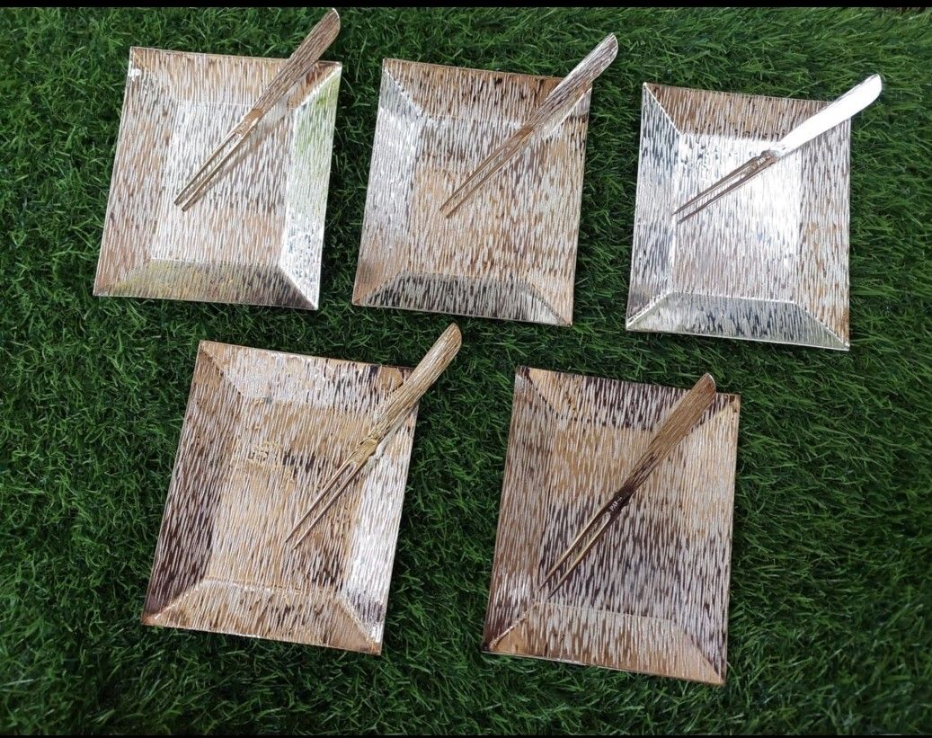Stainless Silver Toyo Cake/Fruit Plates (Category: Coffee & Tea Tableware) located in Quezon City. Submitted by sgoecss005 (Listing ID 1387256392, Image 2). Description: .