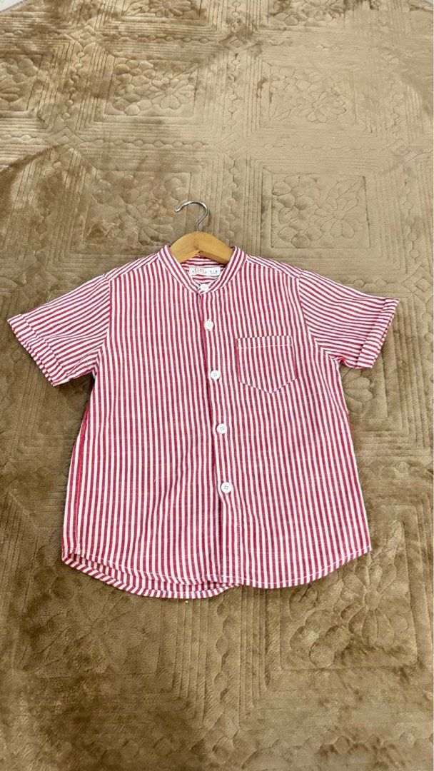 TINY BUTTON (5-6y) (Category: Babies & Kids Fashion) located in Yong Peng. Submitted by stsadiah (Listing ID 1387221944, Image 1). Description: Tersilap beli size . .