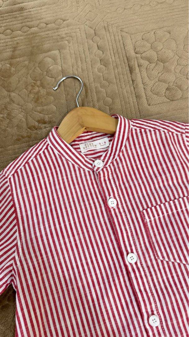 TINY BUTTON (5-6y) (Category: Babies & Kids Fashion) located in Yong Peng. Submitted by stsadiah (Listing ID 1387221944, Image 2). Description: Tersilap beli size . .