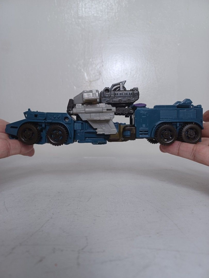 TRANSFORMERS COMBINER WARS VOYAGER ONSLAUGHT (Category: Action & Battle Toys) located in Baguio. Submitted by restyrille77846 (Listing ID 1387331896, Image 2). Description: Secondhand Buy as is What you see is what you get Pm is the key Location baguio city Dropping area mabini shopping center stall 10 Plus shipping fee sa malayo Payment via gcash bpi palawan cebuana Courier jrs or j&t First to pay owns the item No reservation no cancellation No 
