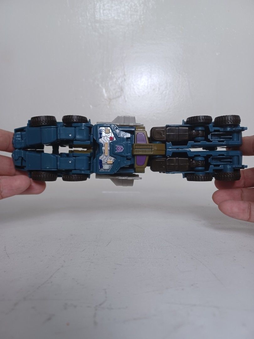 TRANSFORMERS COMBINER WARS VOYAGER ONSLAUGHT (Category: Action & Battle Toys) located in Baguio. Submitted by restyrille77846 (Listing ID 1387331896, Image 3). Description: Secondhand Buy as is What you see is what you get Pm is the key Location baguio city Dropping area mabini shopping center stall 10 Plus shipping fee sa malayo Payment via gcash bpi palawan cebuana Courier jrs or j&t First to pay owns the item No reservation no cancellation No 