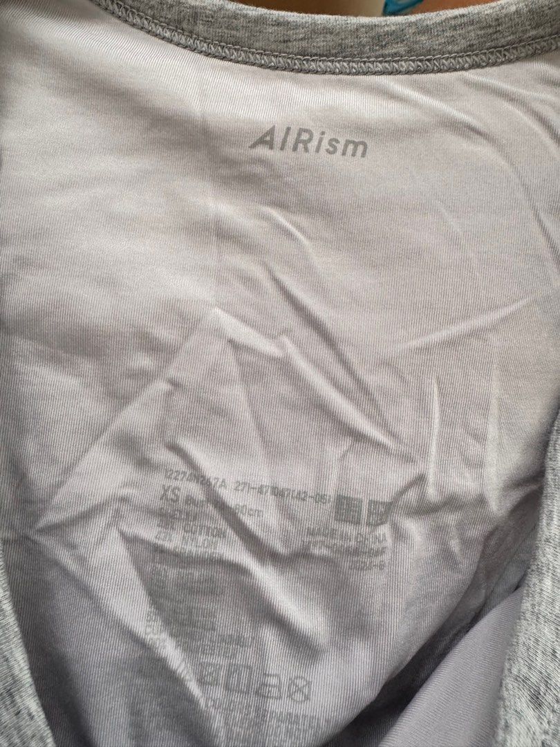 Uniqlo Airism Top (Category: Sleeveless) located in Capas. Submitted by secondsbya_ (Listing ID 1387290919, Image 2). Description: - never used - impulsive buy only.