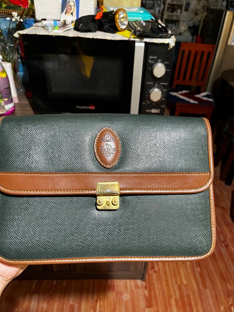 Valentino Coupeau Italy (Category: Luxury Bags & Wallets) located in Bansalan. Submitted by jhalmar (Listing ID 1387220168, Image 2). Description: Valentino Coupeau Italy Clutch bag.