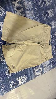 (Category: ) located in . Submitted by nazmisellingpreloved (Listing ID 1387236408, Image 1). Description: .