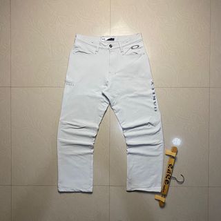 (Category: ) located in . Submitted by y2k.luxury.streetwear.outdoor (Listing ID 1387304070, Image 1). Description: .
