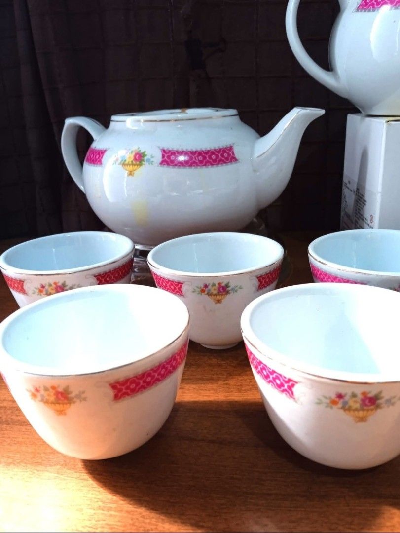 Vintage Traditional Red Mark Chinese Tea Set (Category: Coffee & Tea Tableware) located in Quezon City. Submitted by goodbuyguy (Listing ID 1387322739, Image 2). Description: Vintage Traditional Red Mark Chinese Tea Set P750 Previously Priced at P 899 with only 1 Teapot. Sale Price with 2 Tea Pots ∆ Vintage Chinese Traditional Tea Set ∆ Pink/White- with bouquet of flowers design ∆ Red Cup Mark- Made in China ∆ Set Consists of: 1. Teapot 2 Pcs 2. 