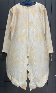 (Category: ) located in . Submitted by clicktocart.bundle.preloved (Listing ID 1387357557, Image 1). Description: .