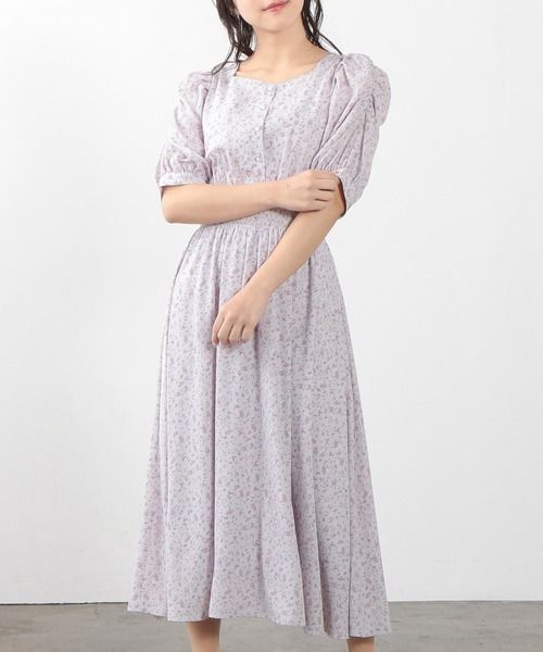由 gigi.japan (刊登 ID 1387413188，圖片 1) 提交，位於 台北市 (Taipei) 的 日本品牌 淡紫色小碎花氣質可愛質感長洋裝 GRL 日貨連線 rika yabbi (類別：洋裝)，說明：日本購入日本品牌淡紫色氣質洋裝，實品跟model圖片一樣美，內有全長內裡，超級柔軟穿著舒適，彈性鬆緊帶設計顯瘦適合各種身形。只穿過一次近全新便宜賣!。