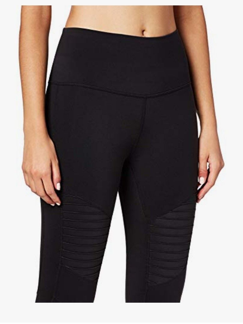 Alo Yoga High Waist blk leggings (Category: Activewear) located in San Pedro. Submitted by thriftersthrift (Listing ID 1387468933, Image 3). Description: 🌹FOR SALE🌹 Waistline (inches) :25 Length(inches) :33 Good condition Already wash Color rate : 9. 5/10 🌵ALL ITEMS ARE FROM UKAY BALE SO MANAGE YOUR EXPECTATION 🌵 ASK SELLER FOR MORE INFORMATION COLOR MAY CHANGE TRU LIGHTING.
