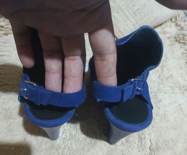 Balenciaga Vintage Wedge (Category: Sneakers & Footwear) located in Pasay City. Submitted by master1970 (Listing ID 1387468518, Image 3). Description: Excellent condition,on hand.