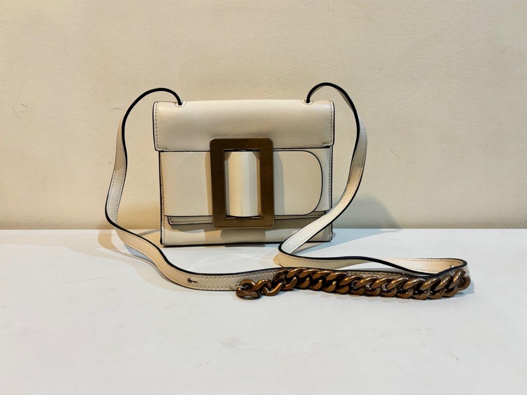 Boyy Fred 17 Luxury Bag (Category: Luxury Bags & Wallets) located in Quezon City. Submitted by breeco. (Listing ID 1387438769, Image 1). Description: Used once for an occasion. Boyy is considered as a luxury brand made in Thailand. Bnew price is Bht12,900. .