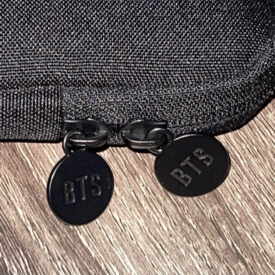 BTS Original Logo Version Laptop Sleeve 15in (Category: Laptop Bags & Sleeves) located in Aloran. Submitted by essells (Listing ID 1387358599, Image 2). Description: Personally bought this official merch a year ago from SG. Comes with a BTS freebie! :) RFS: No use anymore since I changed my laptop to a 13in.