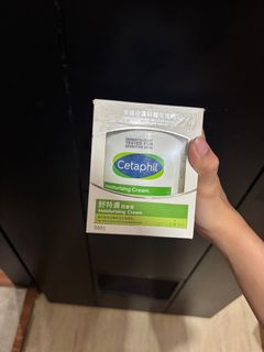 (Category: ) located in . Submitted by cleaning.closet (Listing ID 1387486611, Image 1). Description: .