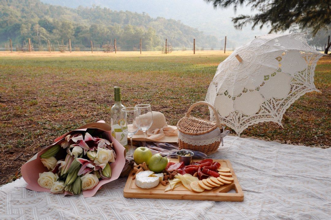 For Rent: Picnic Set Props - Blanket and Basket (Category: Everything Else Others) located in Paranaque City. Submitted by erickamae10 (Listing ID 1387545372, Image 2). Description: Update: Umbrella is no longer available - Rent is good for 5 days - With P300 security deposit per item Size: Blanket: 130cm x 180cm Basket: 25cm × 18cm x 14cm Umbrella: Arc - 36.5 inches / 93 cm Diameter - 31 inches / 79 cm Length/Height - 27 inches / 69cm Color: Bla