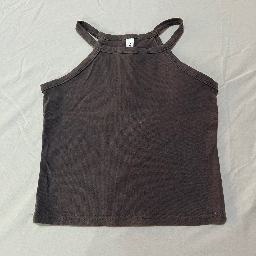 Gray Basic Tank (Category: Sleeveless) located in Quezon City. Submitted by ninibrielle (Listing ID 1387541622, Image 1). Description: - well loved - bought from SG - fits XS-S frames.