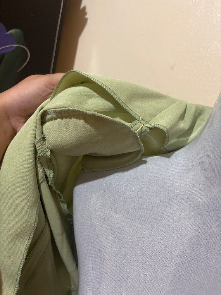 Green Office Coordinates (Category: Sets or Coordinates) located in Cavite. Submitted by havayanna.16 (Listing ID 1387450707, Image 3). Description: • Fit to small to medium •With shoulder pads, but you can remove it if you don’t like it. • Never been use.