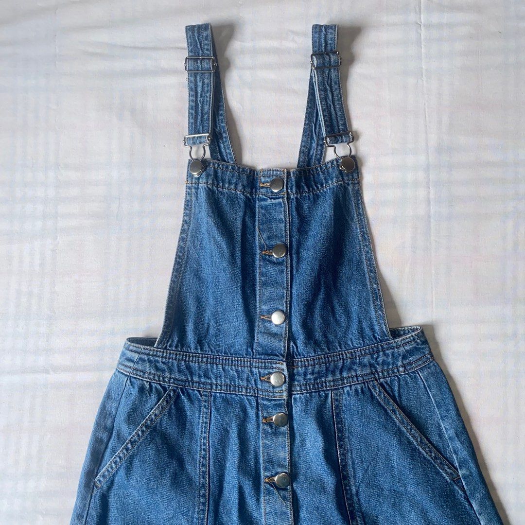 h&m divided jumper skirt (Category: Jumpsuits) located in Baguio. Submitted by basicthriftbaguio (Listing ID 1387506262, Image 3). Description: h&m divided jumper skirt 🩵 super nice in actual! fits xs-s frames size 24-26 waist no flaws, not faded ₱200.