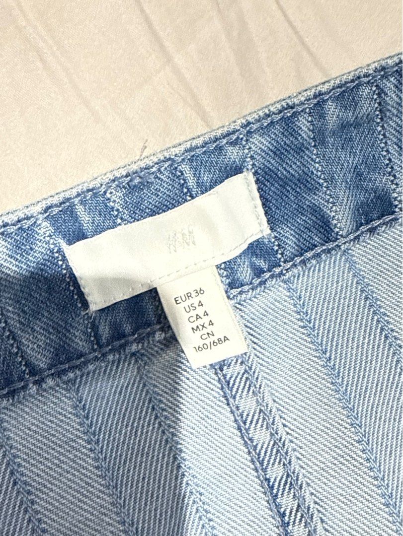 H&M Denim Midi Skirt (Category: Skirts) located in Quezon City. Submitted by ak3isha (Listing ID 1387461195, Image 2). Description: *never used.