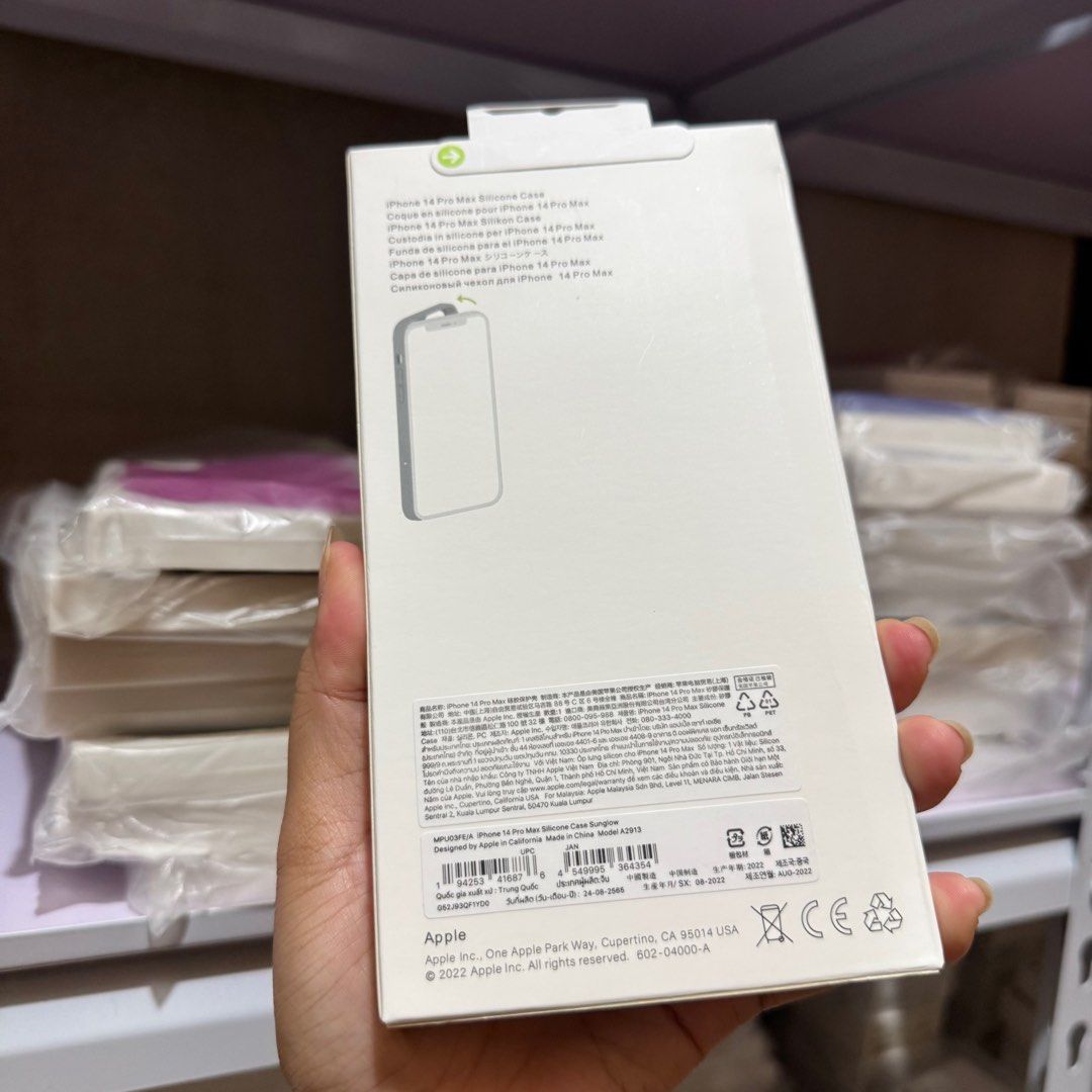 Iphone 14 pro max star fruit magsafe silicone case (Category: Cases & Sleeves) located in Manila. Submitted by chelshoptiqueph (Listing ID 1387481985, Image 3). Description: Brandnew.