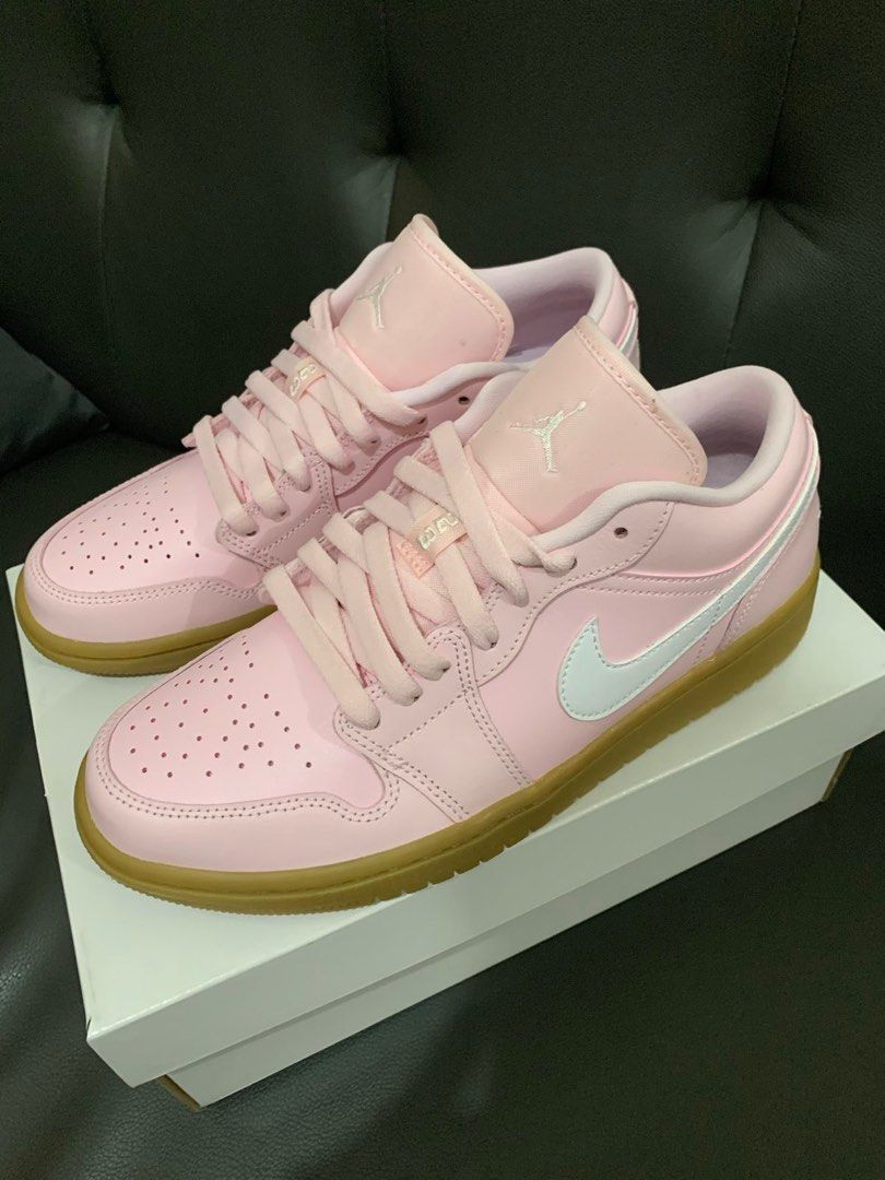 Jordan 1 Low Artic Pink Gum (Category: Sneakers) located in Cainta. Submitted by scribbler05 (Listing ID 1387481587, Image 1). Description: Jordan 1 Low Artic Pink Gum BNDS Size 8.5 W / 7 Mens / 25.5 cm Honest issue: with very slight discoloration sa sock line pero hindi halata Selling it low for wedding funds🙂.