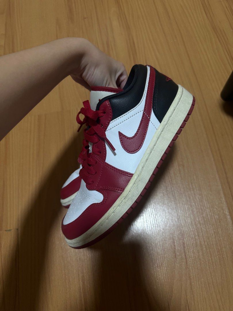 Jordan 1 womens shoes (Category: Sneakers) located in Paranaque City. Submitted by coleslawbear (Listing ID 1387481510, Image 2). Description: no box anymore, us 6.5 womens.