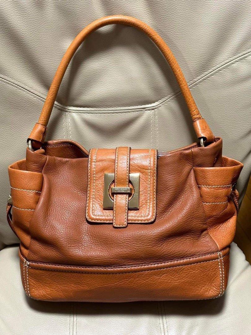 KATE SPADE HOBO BAG (Category: Luxury Bags & Wallets) located in Cavite. Submitted by esz06 (Listing ID 1387374932, Image 1). Description: KATE SPADE BAG BOUGHT IN JAPAN MY PERSONAL BAG NOT USING ANYMORE COLOR : BROWN SF SHOULDER BY THE BUYER ❌ NO REFUND NO RETURN NO EXCHANGE MOP : GCASH, BANK TRANSFER 🛵 : J&T , LALAMOVE.