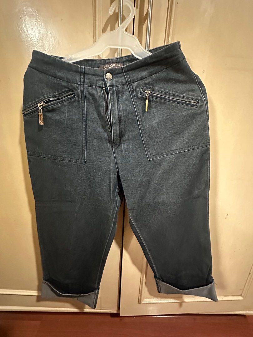 LOUIS VUITTON Capri Pants (Category: Luxury Apparel) located in Dasmarinas. Submitted by vintagevoom (Listing ID 1387518581, Image 1). Description: LOUIS Vuitton Capri Pants Pamana/Vintage .