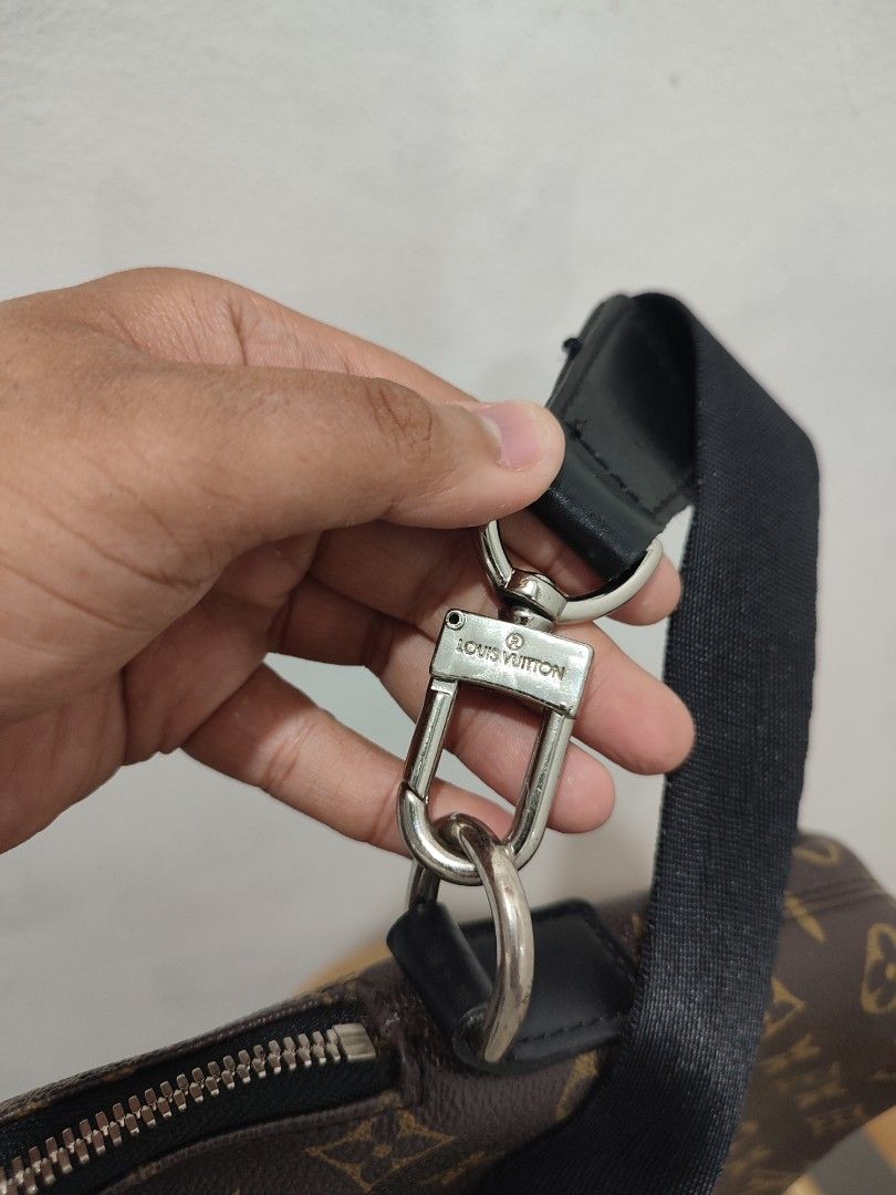 LV Macassar Canvas Document Bag (Category: Luxury Bags & Wallets) located in Bacolod City. Submitted by money_maker06 (Listing ID 1387392063, Image 2). Description: LV Macassar Canvas Document Bag •Condition: Good •Issue: Just a normal sign of used •Price: 2499 ✅.