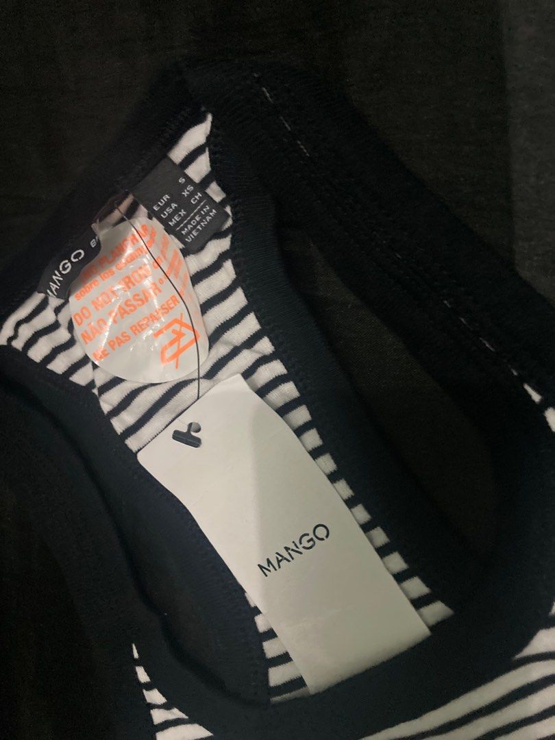 Mango Basic (Category: Blouses) located in Shah Alam. Submitted by snakhn18 (Listing ID 1387482088, Image 2). Description: New with tag. Nak jual murah murah je ✨.