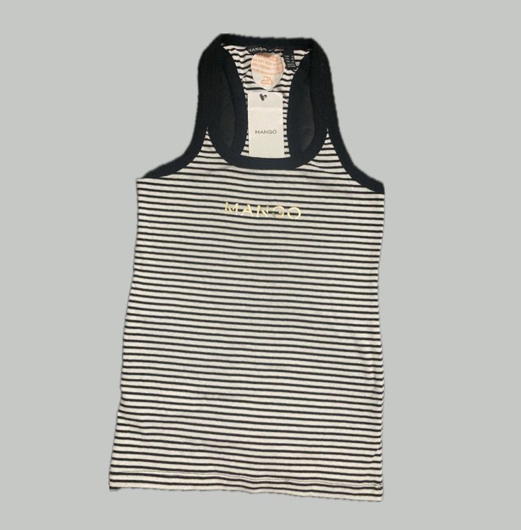 Mango Basic (Category: Blouses) located in Shah Alam. Submitted by snakhn18 (Listing ID 1387482088, Image 1). Description: New with tag. Nak jual murah murah je ✨.