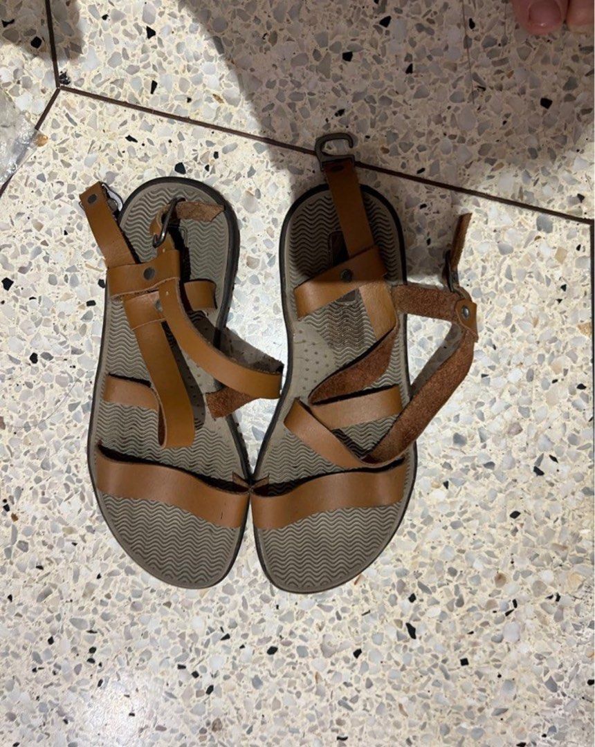 Max Mara Flats Eur 36 (Category: Sandals) located in Taguig. Submitted by jhos_declutter (Listing ID 1387434095, Image 1). Description: Max Mara Flats.