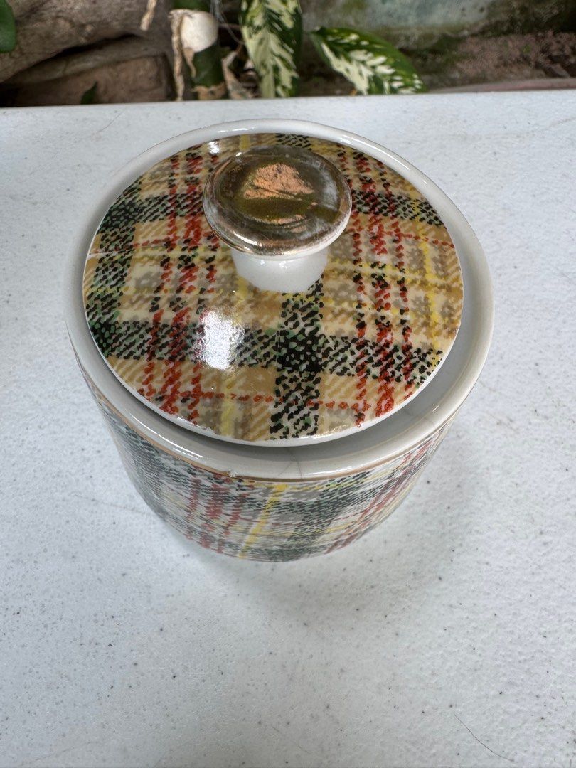 One piece checkered sugar pot (Category: Food Organization & Storage) located in Davao. Submitted by parteawares2 (Listing ID 1387359274, Image 2). Description: One piece checkered sugar pot with hairline on the rim .