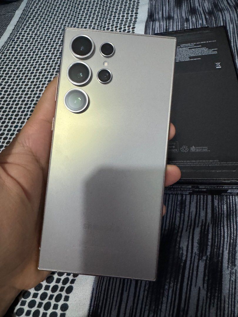 (512GB) S24 ULTRA Titanium Gray Dual Sim (Category: Samsung) located in Cavite. Submitted by jaimeeeeeee (Listing ID 1387472324, Image 1). Description: PLEASE READ Samsung Galaxy S24 Ultra 512GB/12GB RAM Titanium Gray 9/10 very good condition - lightly used as good as new Bought Sept 2024 Dual Sim, Open line, Works with ANY SIM RFS - Spare phone, bihira magamit UAE variant, Not NTC Approved but still works here sa PH with any sim Super pristine, 