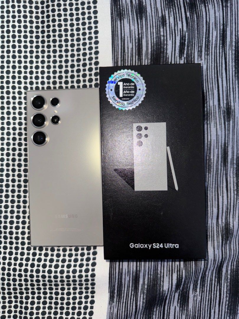 (512GB) S24 ULTRA Titanium Gray Dual Sim (Category: Samsung) located in Cavite. Submitted by jaimeeeeeee (Listing ID 1387472324, Image 2). Description: PLEASE READ Samsung Galaxy S24 Ultra 512GB/12GB RAM Titanium Gray 9/10 very good condition - lightly used as good as new Bought Sept 2024 Dual Sim, Open line, Works with ANY SIM RFS - Spare phone, bihira magamit UAE variant, Not NTC Approved but still works here sa PH with any sim Super pristine, 