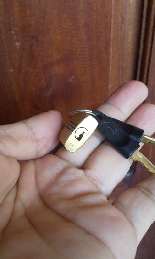 Padlock Package (Category: Locks, Doors & Gates) located in Carmona. Submitted by rpute (Listing ID 1387448118, Image 3). Description: .