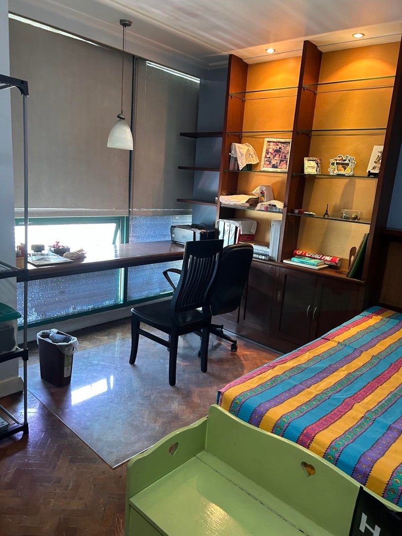 Robinsons Place Residences 2 Bedroom (Category: Apartments & Condos) located in Makati City. Submitted by kat602 (Listing ID 1387425208, Image 2). Description: Best Value 🔥 Size 83.53 sq mtr, 2 bedrm 2 baths, powder rm. A/C incldg living rm Fully furnished- electric stove top, 2 door ref. Sofa bed , US made. 1 parking slot on 3rd floor .