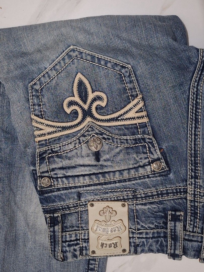 Rock Revival Cooper Straight cut jeans (Category: Jeans) located in Dasmarinas. Submitted by lips04 (Listing ID 1387517075, Image 3). Description: for sale or swap (looking for bootcut) size 31 on tag length 43 thigh 10.5 hem 8 rise 10 complete tags broken zipper.