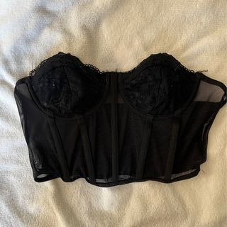(Category: ) located in . Submitted by caitswardrobe (Listing ID 1387354728, Image 1). Description: .