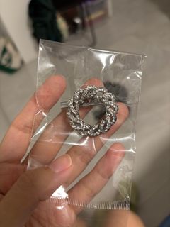 (Category: ) located in . Submitted by iridescent (Listing ID 1387515345, Image 1). Description: .