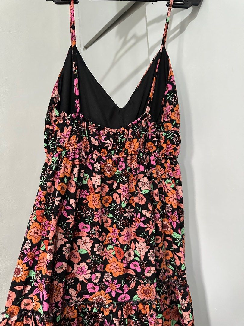 Terranova floral dress (Category: Dresses) located in Marikina City. Submitted by dmse0409 (Listing ID 1387467854, Image 3). Description: Pretty when worn Fits Xlarge.