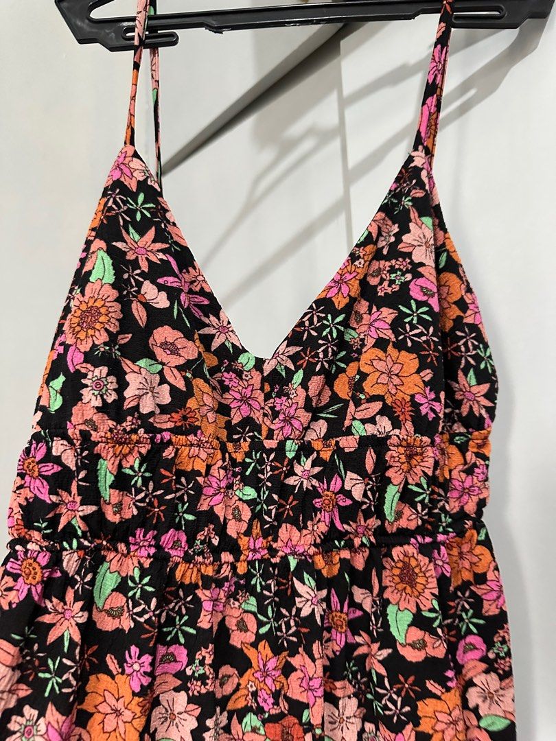 Terranova floral dress (Category: Dresses) located in Marikina City. Submitted by dmse0409 (Listing ID 1387467854, Image 2). Description: Pretty when worn Fits Xlarge.