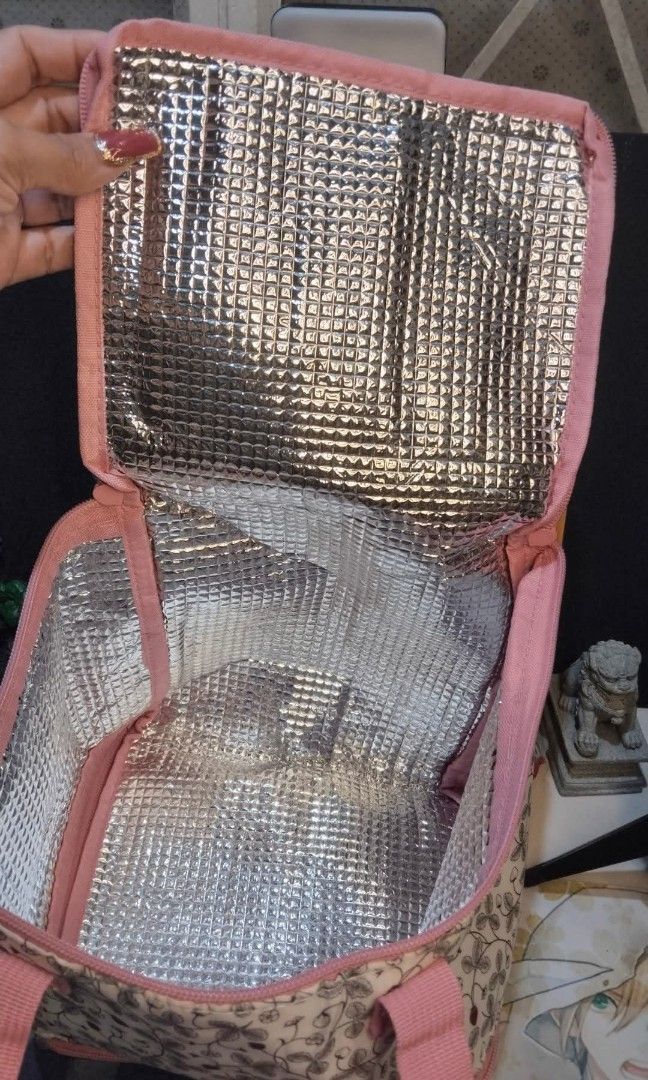 Thermal bag (Category: Food Organization & Storage) located in Guiguinto. Submitted by ambershelb75728 (Listing ID 1387504599, Image 2). Description: .