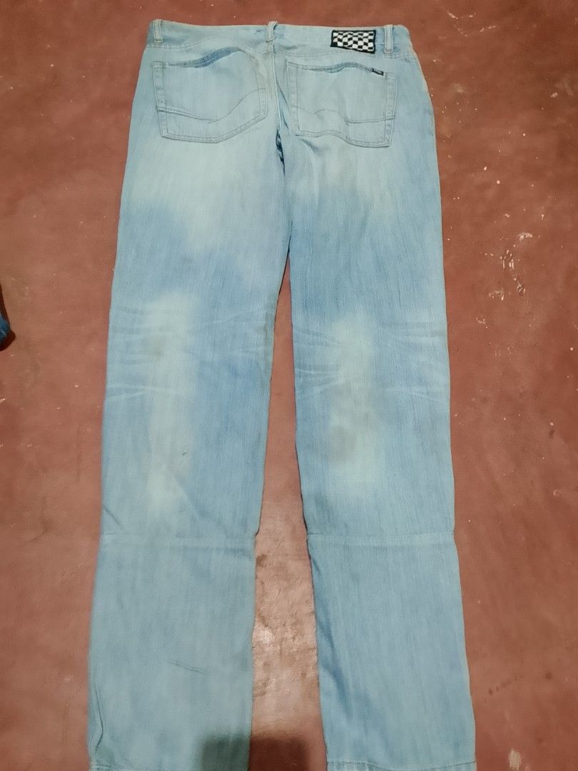 Vans skinny fit jeans (Category: Jeans) located in Marikina City. Submitted by lemonpreluvs (Listing ID 1387467937, Image 2). Description: just need wash and it's all good gcash payment only and shipping through jnt.