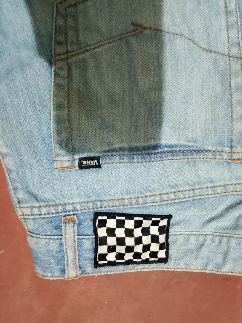 Vans skinny fit jeans (Category: Jeans) located in Marikina City. Submitted by lemonpreluvs (Listing ID 1387467937, Image 3). Description: just need wash and it's all good gcash payment only and shipping through jnt.