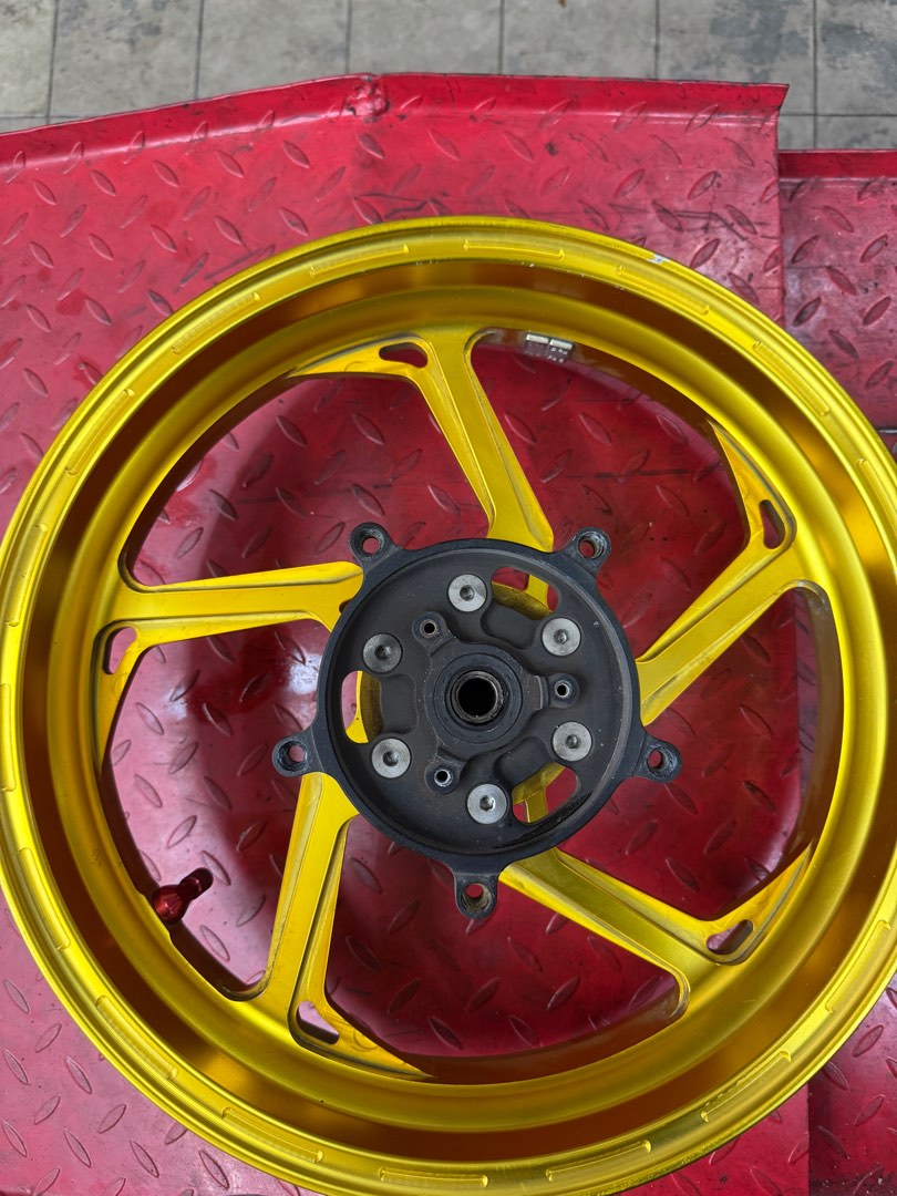 Ring Xmax Rim Xmax SMRT Gold Rim, Motorcycles, Motorcycle Accessories on Carousell
