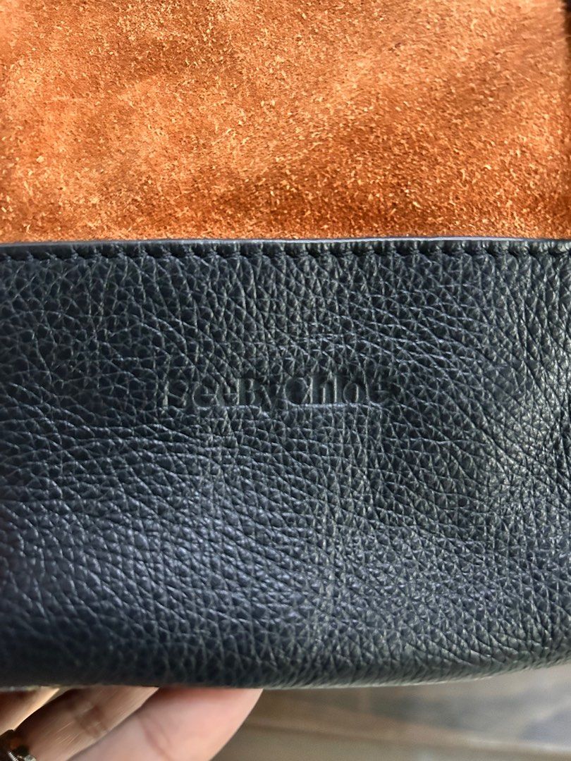 💯 % Authentic See By Chloe tote bag (Category: Luxury Bags & Wallets) located in Paranaque City. Submitted by luxehuntsmla.bymari (Listing ID 1387602741, Image 3). Description: 💯 % Authentic See By Chloe tote bag 🔸In very good condition 🔸 NO corner scuffs, tears, or foul smell. 🔸 Minimal signs of use only Php 4500 only 🔘🔘🔘 All items posted are guaranteed authentic or your money-back if proven fake by a legitimate authenticator. 🔘🔘🔘 👉�