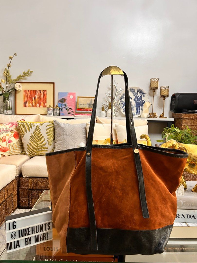 💯 % Authentic See By Chloe tote bag (Category: Luxury Bags & Wallets) located in Paranaque City. Submitted by luxehuntsmla.bymari (Listing ID 1387602741, Image 1). Description: 💯 % Authentic See By Chloe tote bag 🔸In very good condition 🔸 NO corner scuffs, tears, or foul smell. 🔸 Minimal signs of use only Php 4500 only 🔘🔘🔘 All items posted are guaranteed authentic or your money-back if proven fake by a legitimate authenticator. 🔘🔘🔘 👉�