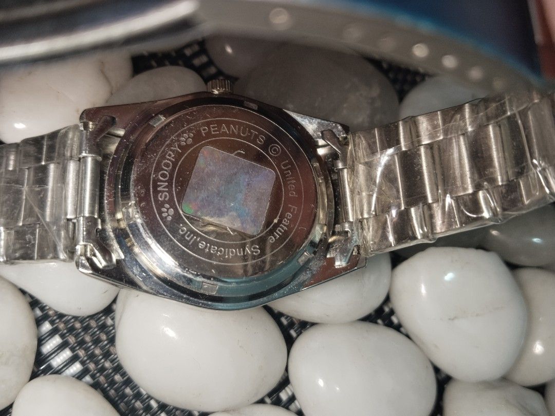 A81 - Snoopy Watch "New Old Stock" (Category: Luxury Watches) located in Vigan. Submitted by thrift_watch_ilocos (Listing ID 1387552549, Image 2). Description: .