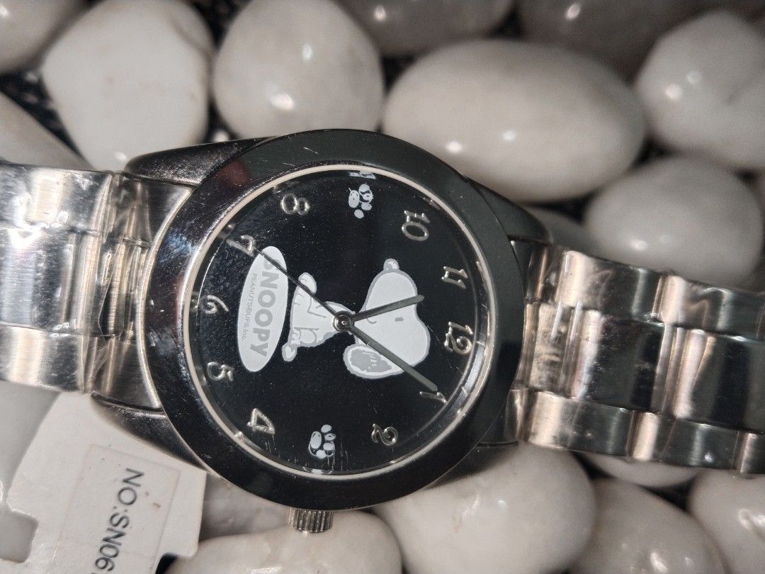 A81 - Snoopy Watch "New Old Stock" (Category: Luxury Watches) located in Vigan. Submitted by thrift_watch_ilocos (Listing ID 1387552549, Image 3). Description: .